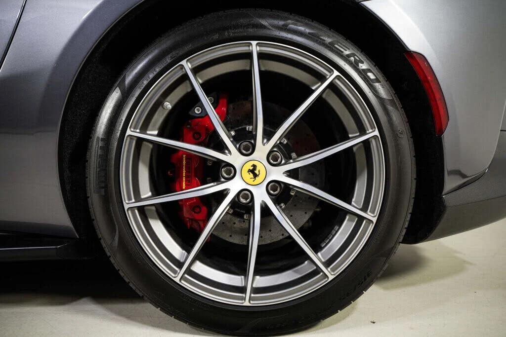 2022 Ferrari 812 GTS - Image 18 of 31