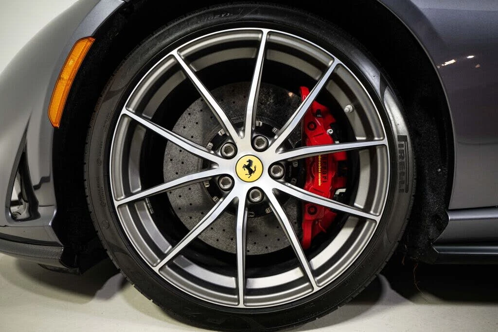 2022 Ferrari 812 GTS - Image 17 of 31