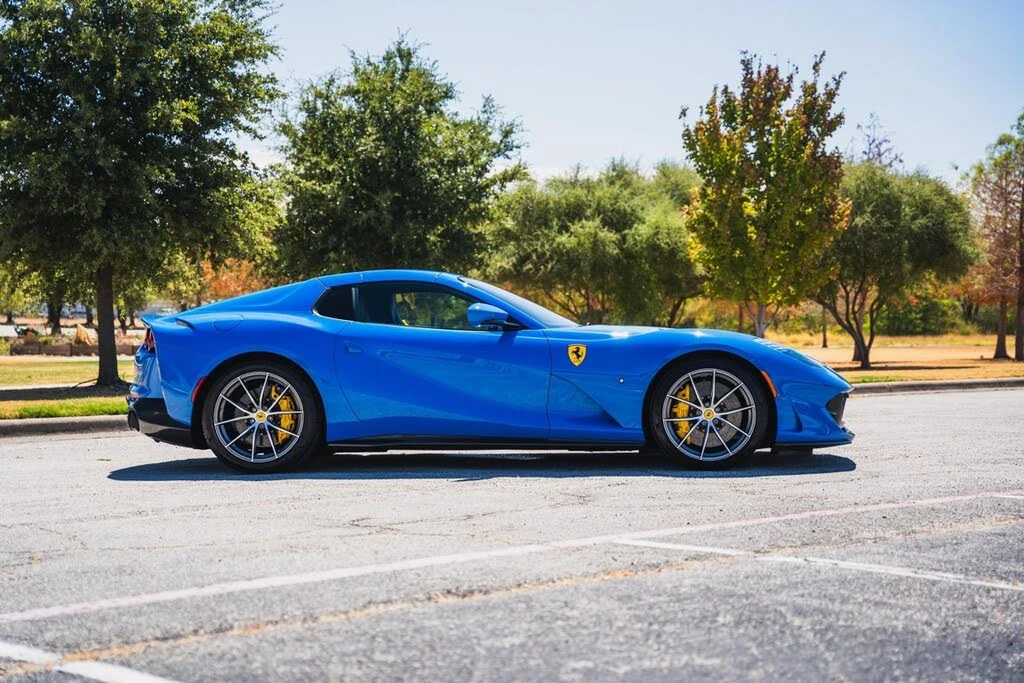 2022 Ferrari 812 GTS - Image 12 of 31