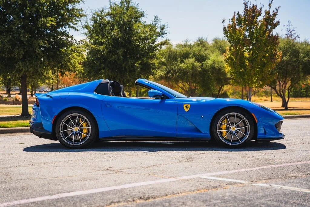 2022 Ferrari 812 GTS - Image 13 of 31