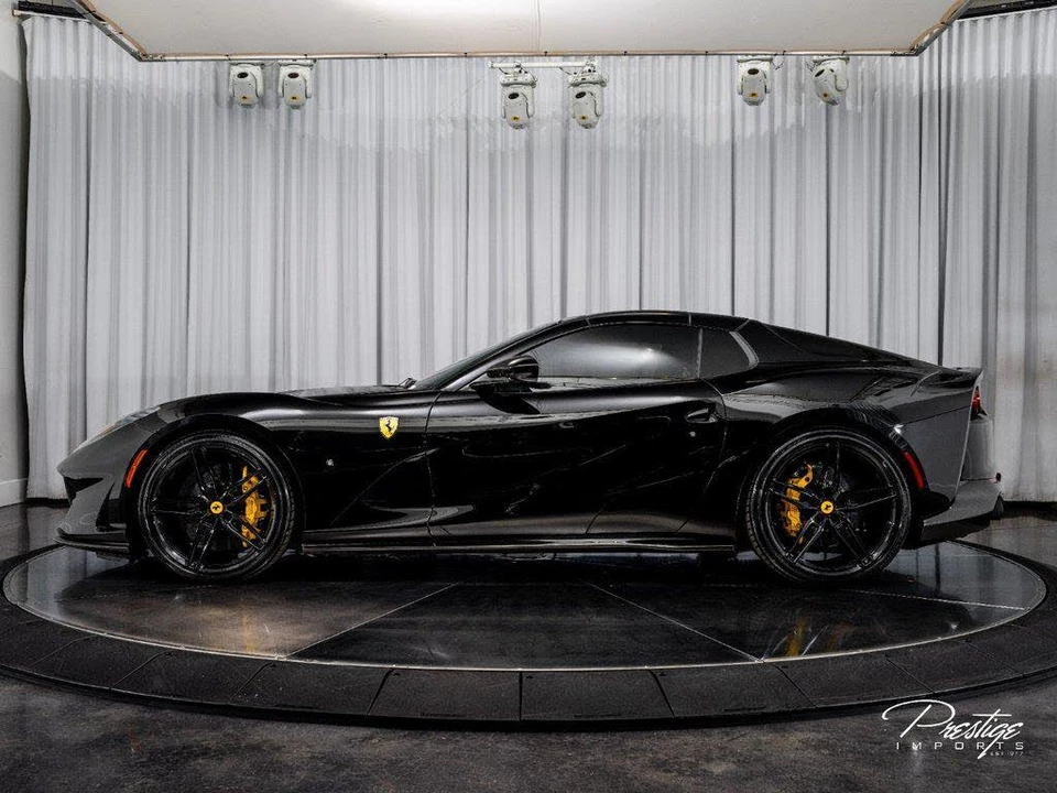2022 Ferrari 812 GTS - Image 12 of 31