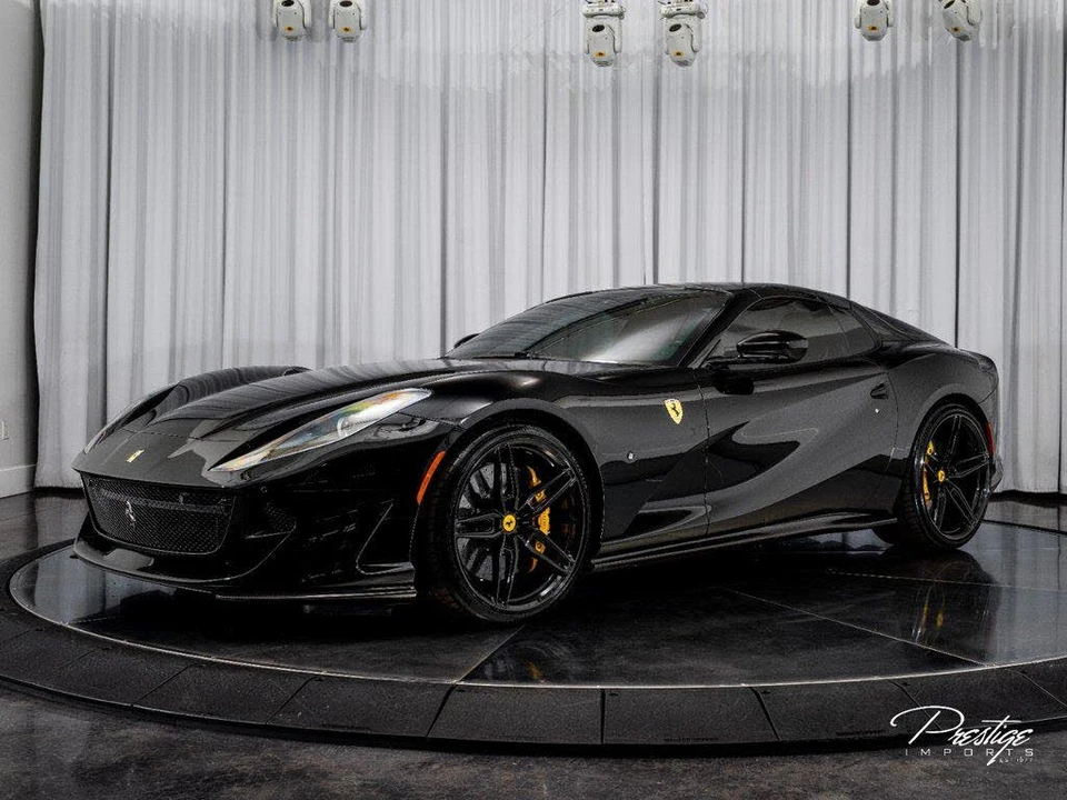 2022 Ferrari 812 GTS - Image 10 of 31