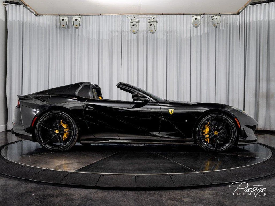 2022 Ferrari 812 GTS - Image 27 of 31