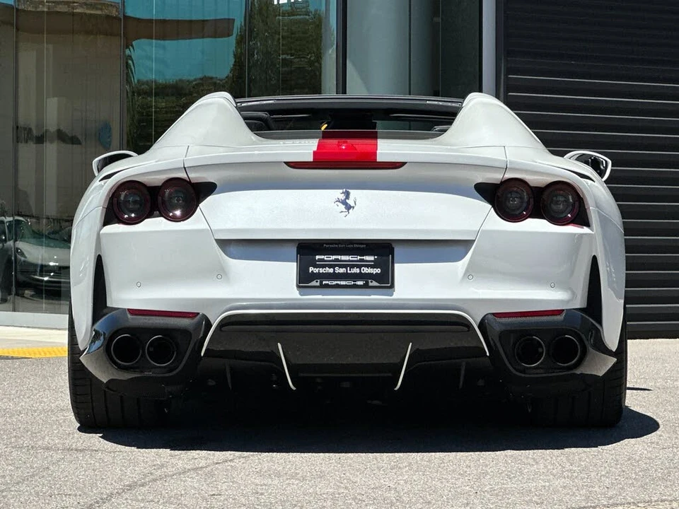 2022 Ferrari 812 GTS - Image 7 of 31