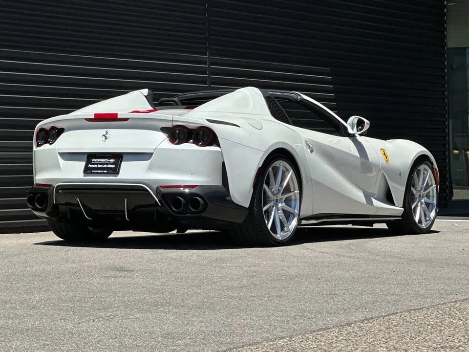 2022 Ferrari 812 GTS - Image 8 of 31