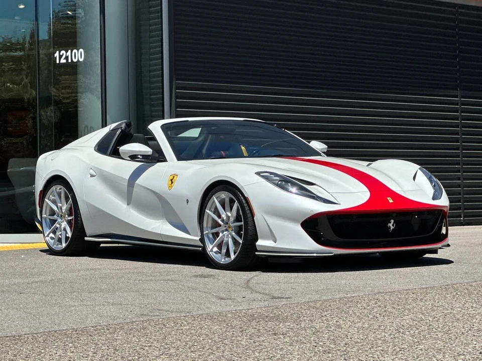 2022 Ferrari 812 GTS - Image 10 of 31