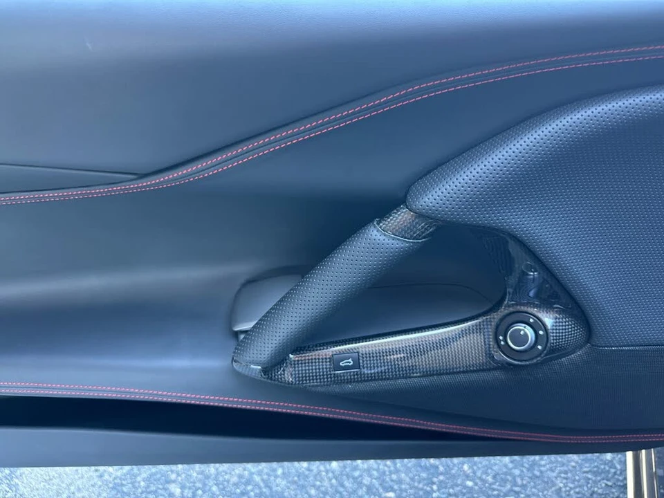 2022 Ferrari 812 GTS - Image 12 of 31
