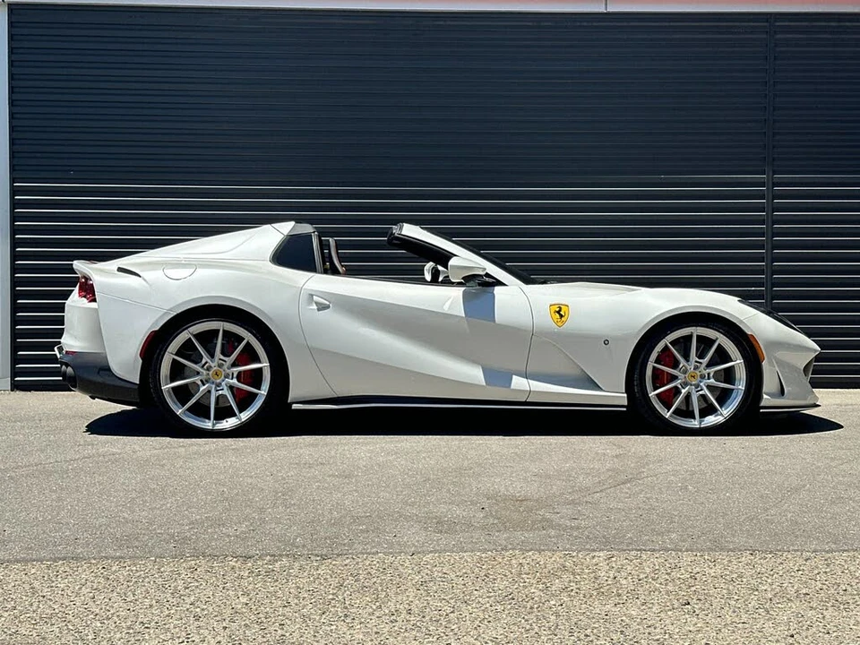 2022 Ferrari 812 GTS - Image 9 of 31