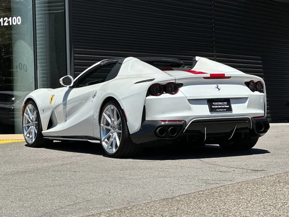 2022 Ferrari 812 GTS - Image 3 of 31