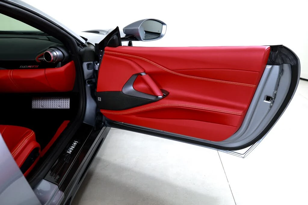 2022 Ferrari 812 GTS - Image 19 of 31