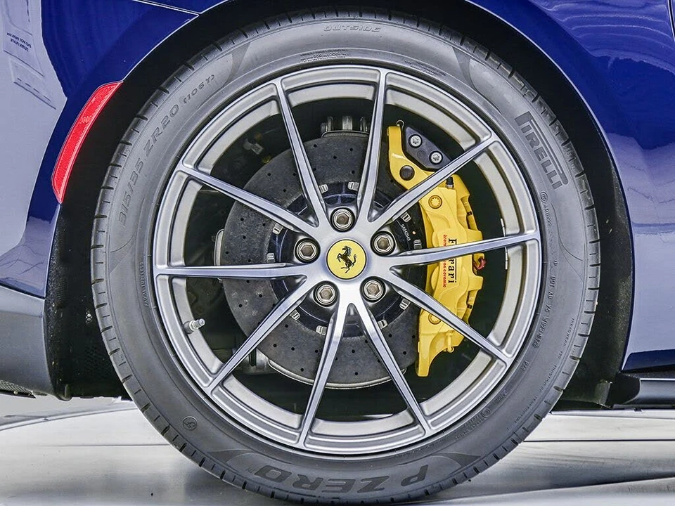 2022 Ferrari 812 GTS - Image 29 of 31