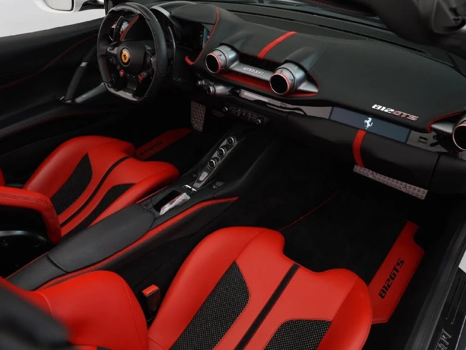 2022 Ferrari 812 GTS - Image 26 of 31