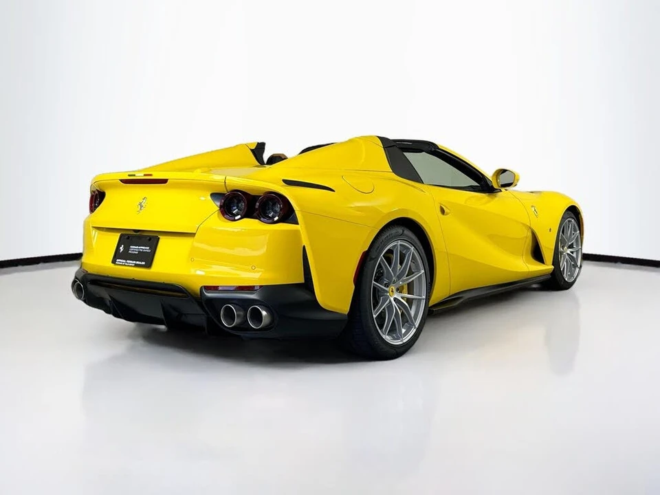 2022 Ferrari 812 GTS - Image 7 of 7