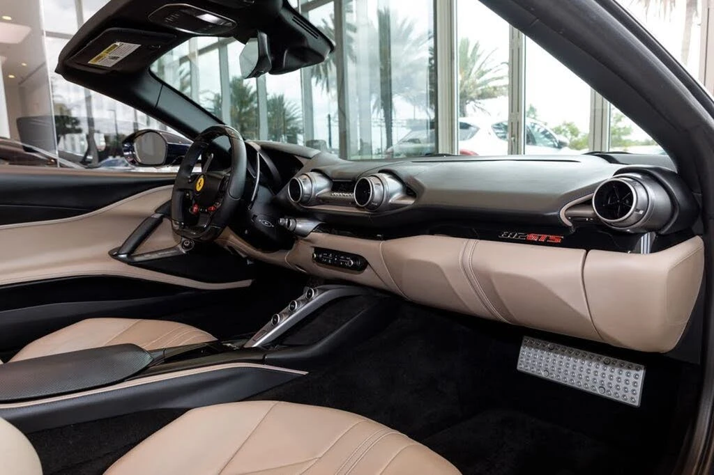 2022 Ferrari 812 GTS - Image 27 of 31