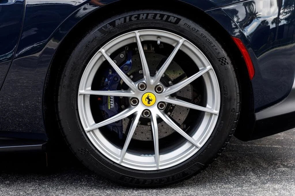 2022 Ferrari 812 GTS - Image 16 of 31