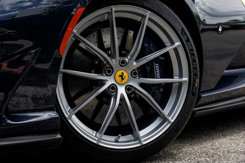 2022 Ferrari 812 GTS - Image 21 of 31