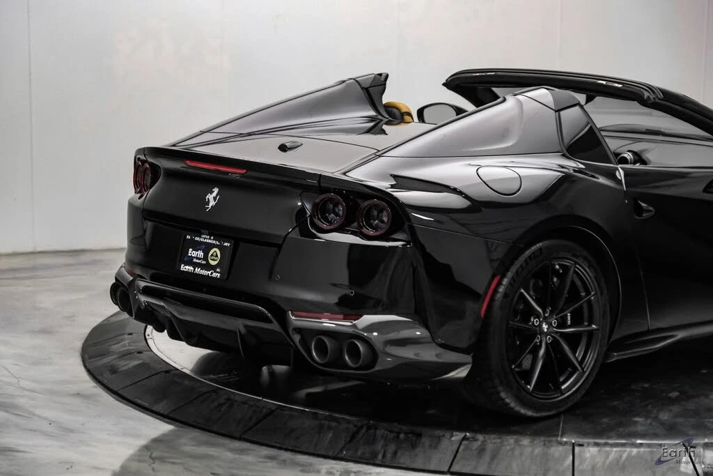 2022 Ferrari 812 GTS - Image 24 of 31