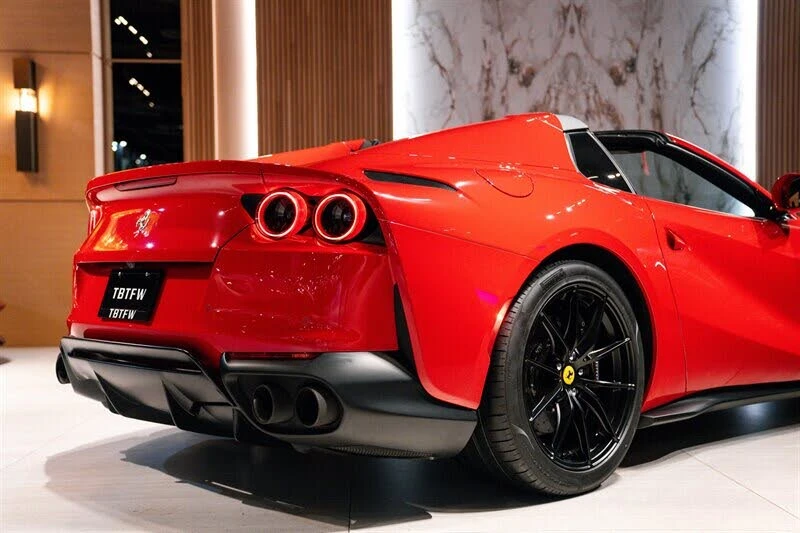 2022 Ferrari 812 GTS - Image 26 of 31