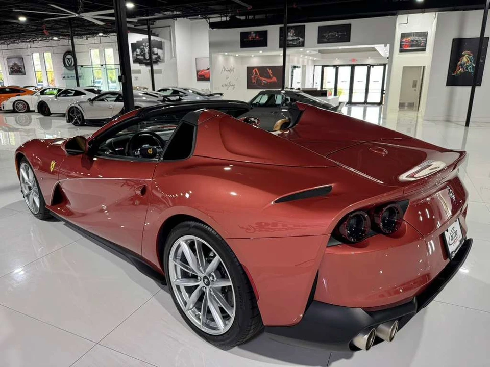 2022 Ferrari 812 GTS - Image 5 of 12