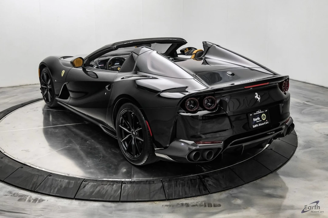 2022 Ferrari 812 GTS - Image 15 of 31