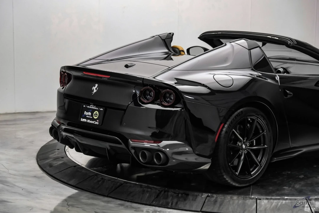 2022 Ferrari 812 GTS - Image 24 of 31