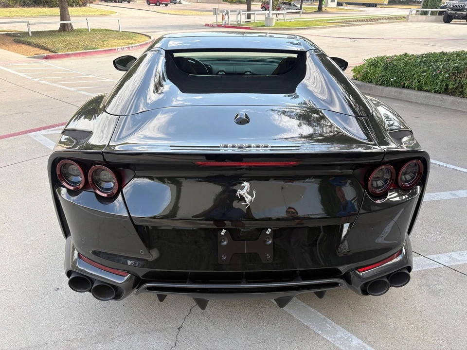 2022 Ferrari 812 GTS - Image 6 of 9