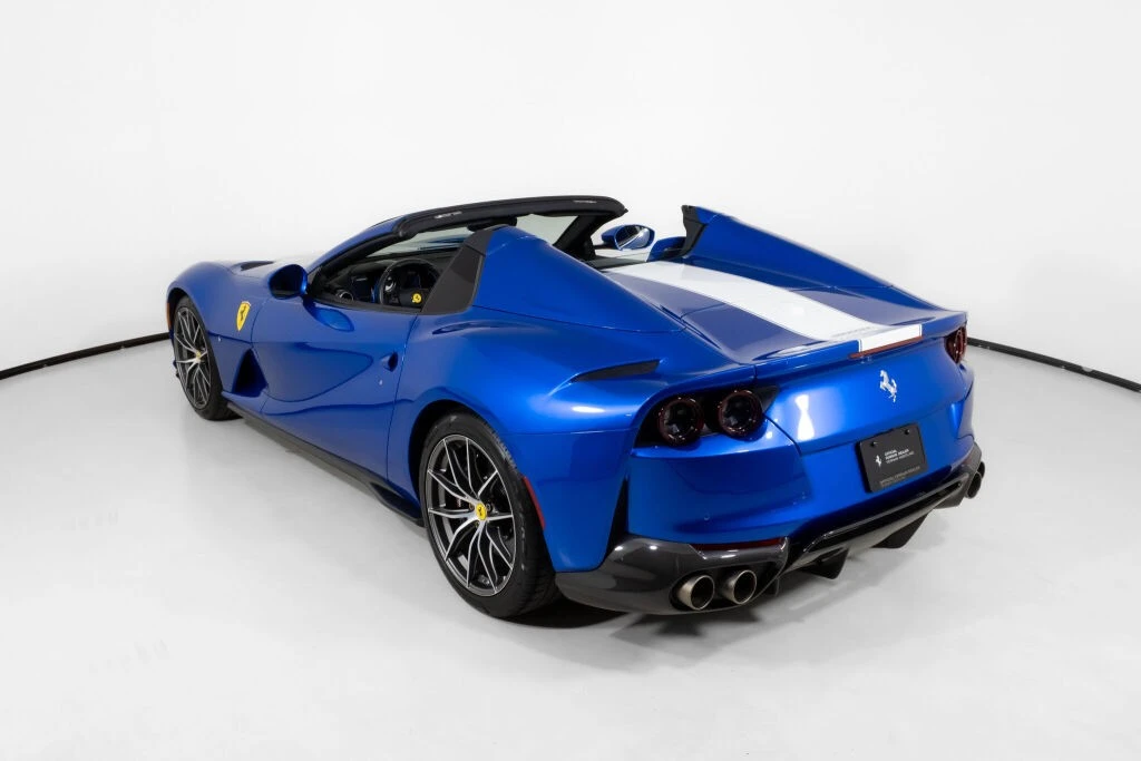 2022 Ferrari 812 GTS - Image 5 of 31