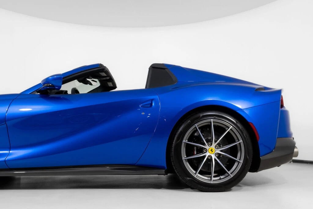 2022 Ferrari 812 GTS - Image 16 of 31