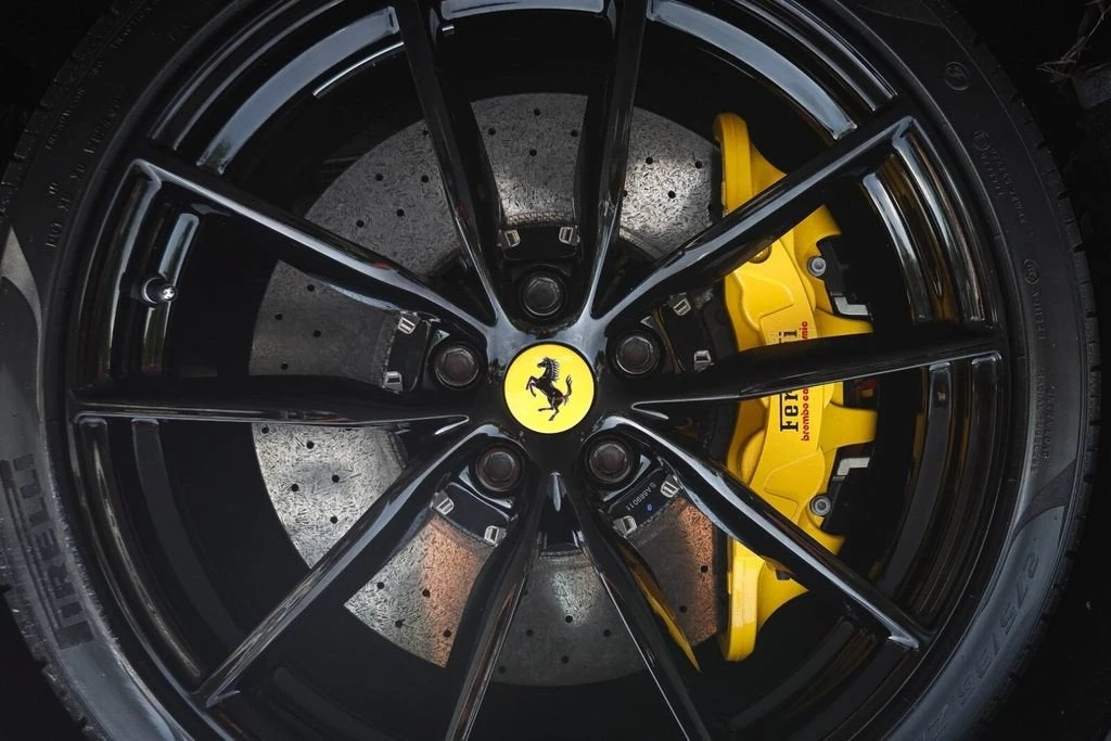 2022 Ferrari 812 GTS - Image 17 of 31