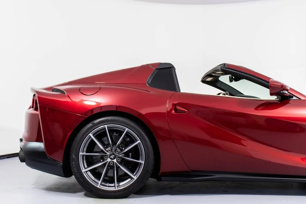 2022 Ferrari 812 GTS - Image 17 of 31