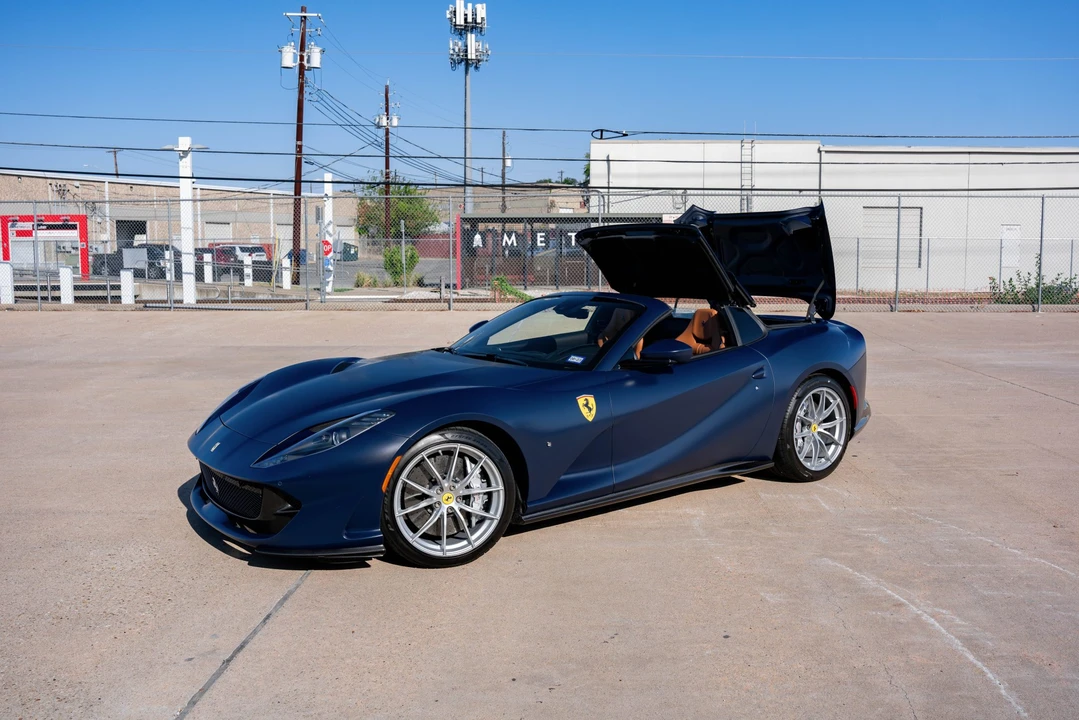 2022 Ferrari 812 GTS - Image 27 of 31