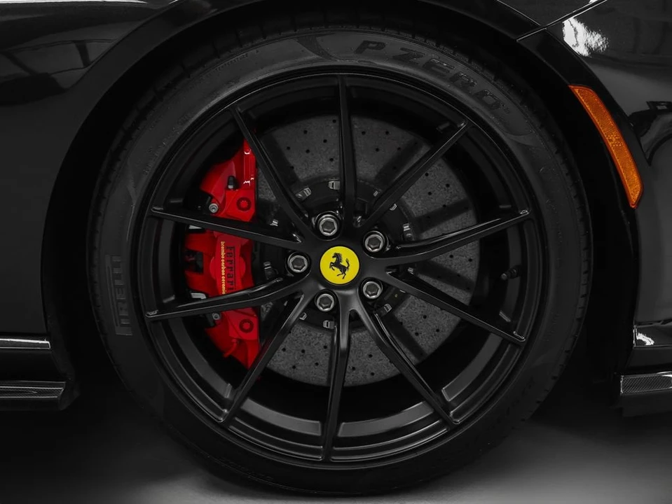 2022 Ferrari 812 GTS - Image 13 of 31