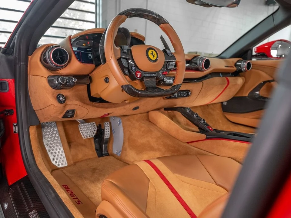 2022 Ferrari 812 GTS - Image 25 of 31