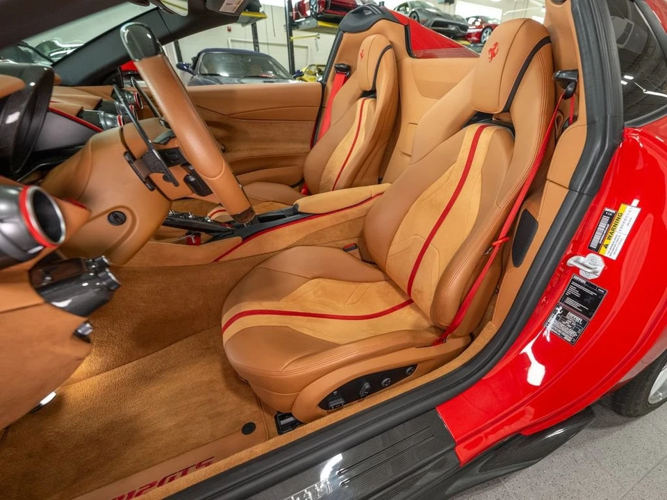 2022 Ferrari 812 GTS - Image 14 of 31