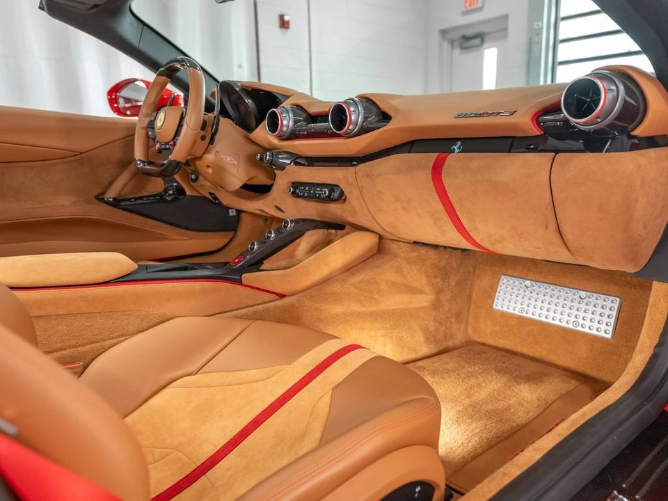 2022 Ferrari 812 GTS - Image 19 of 31