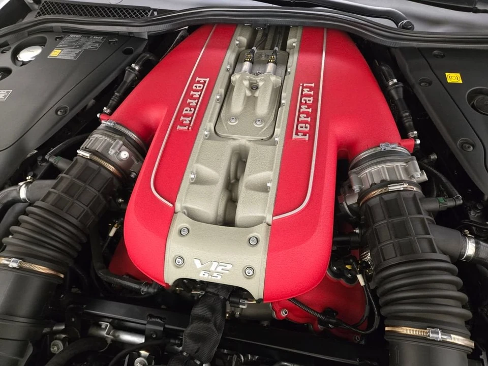 2022 Ferrari 812 GTS - Image 28 of 31