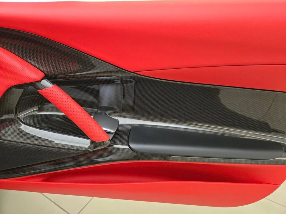 2022 Ferrari 812 GTS - Image 27 of 31