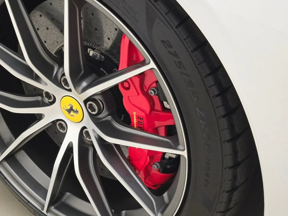2022 Ferrari 812 GTS - Image 15 of 31