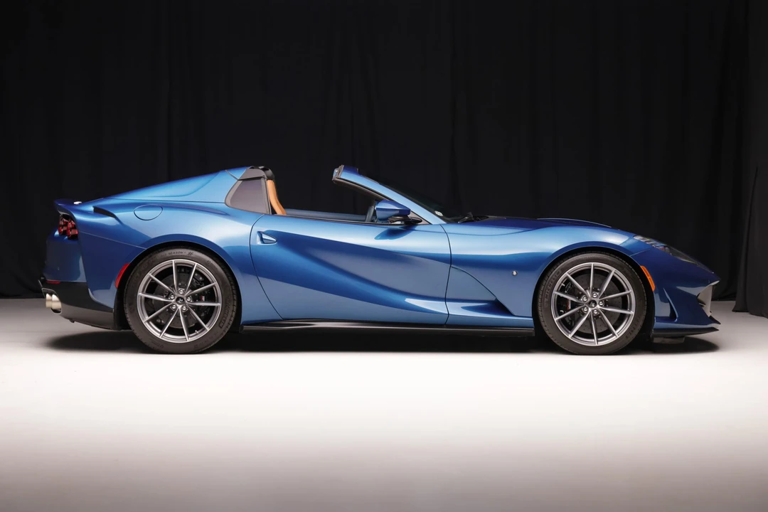 2022 Ferrari 812 GTS - Image 10 of 31