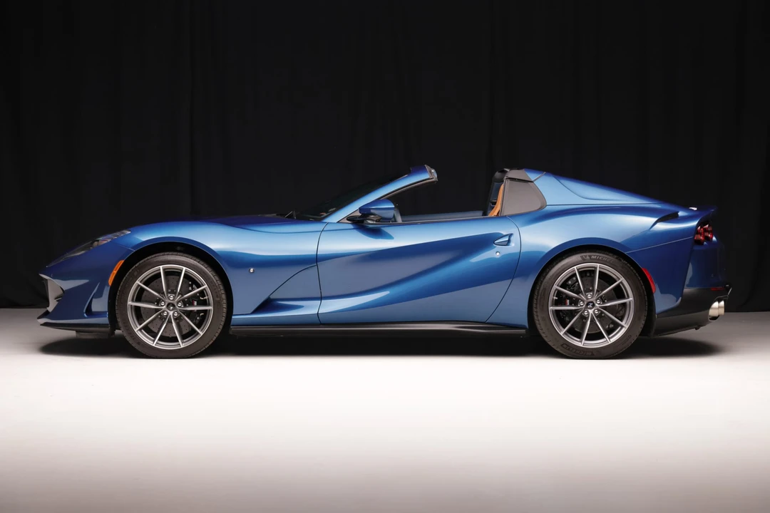 2022 Ferrari 812 GTS - Image 14 of 31