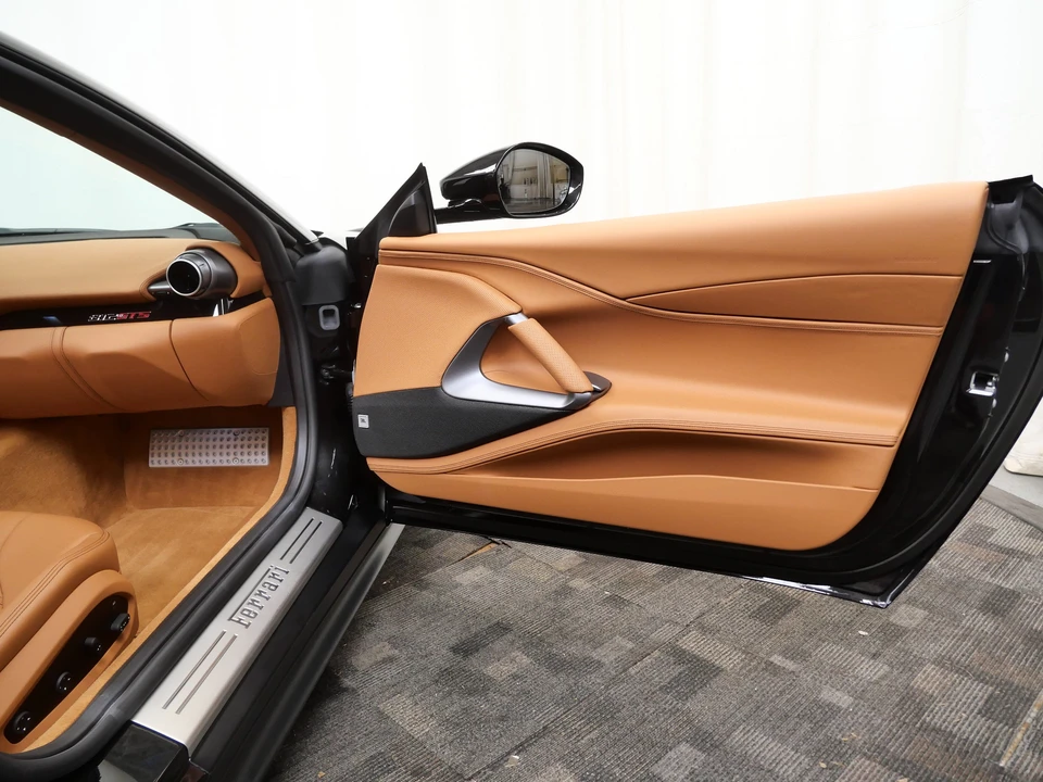 2022 Ferrari 812 GTS - Image 15 of 31