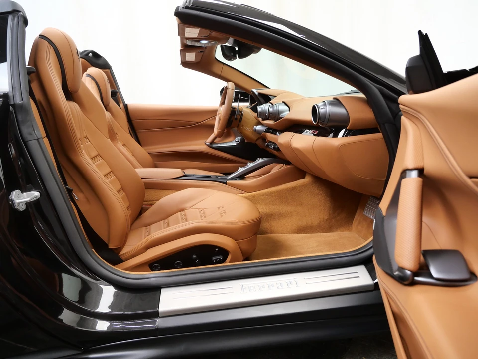 2022 Ferrari 812 GTS - Image 16 of 31
