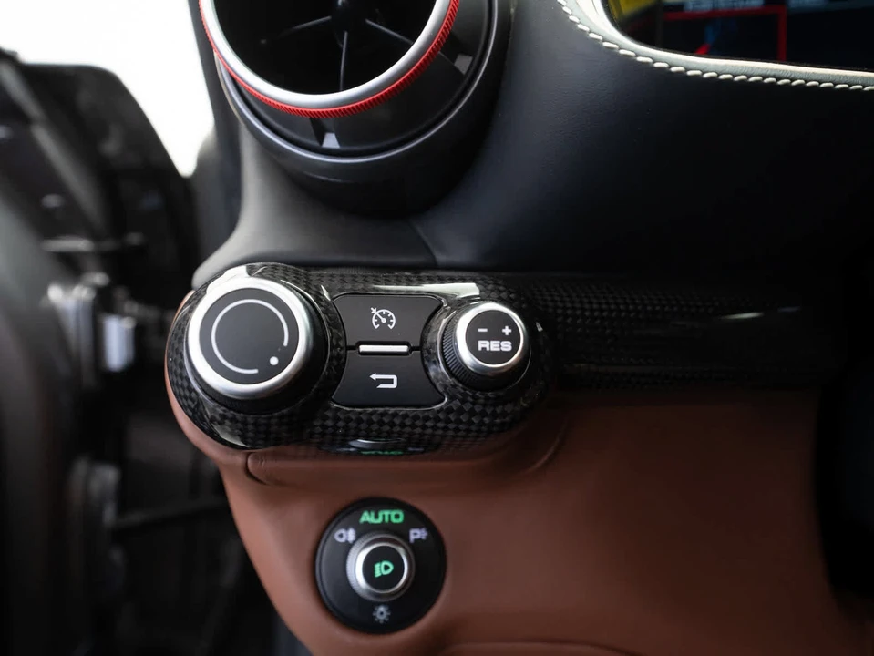 2022 Ferrari 812 GTS - Image 25 of 31