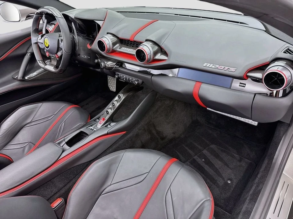 2022 Ferrari 812 GTS - Image 25 of 31