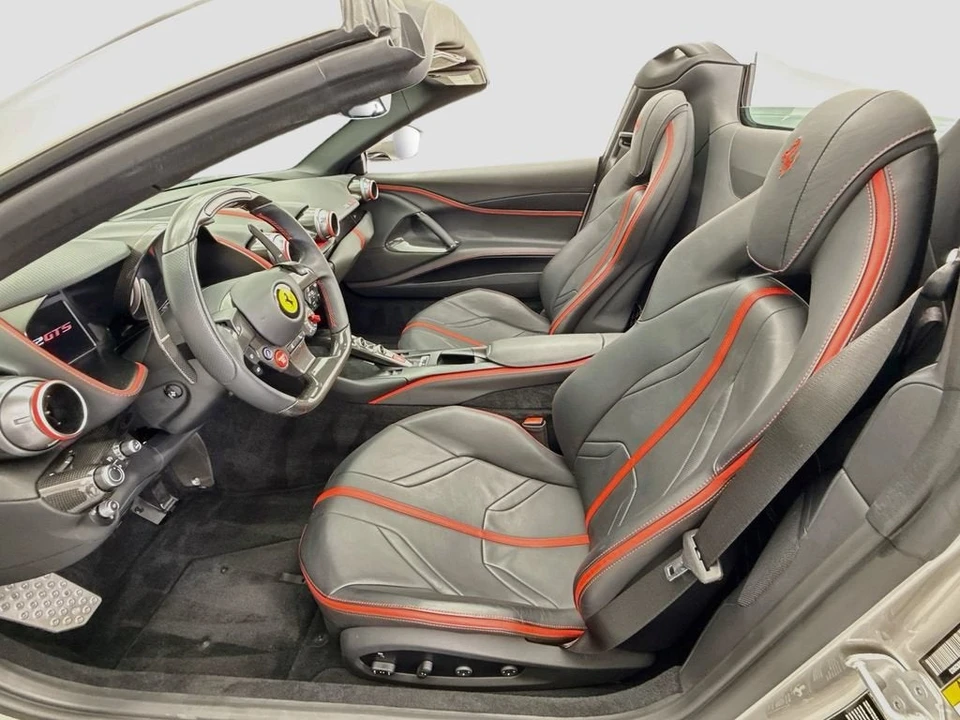 2022 Ferrari 812 GTS - Image 26 of 31