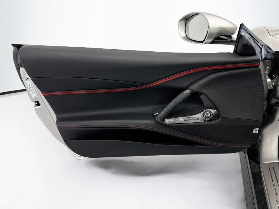 2022 Ferrari 812 GTS - Image 29 of 31