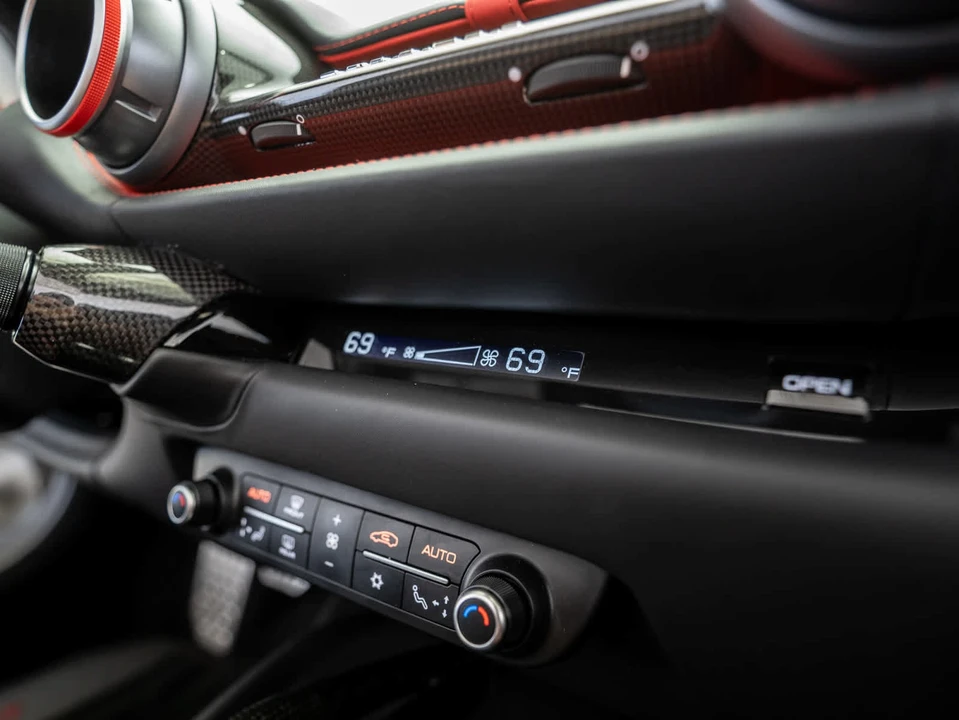 2022 Ferrari 812 GTS - Image 27 of 31