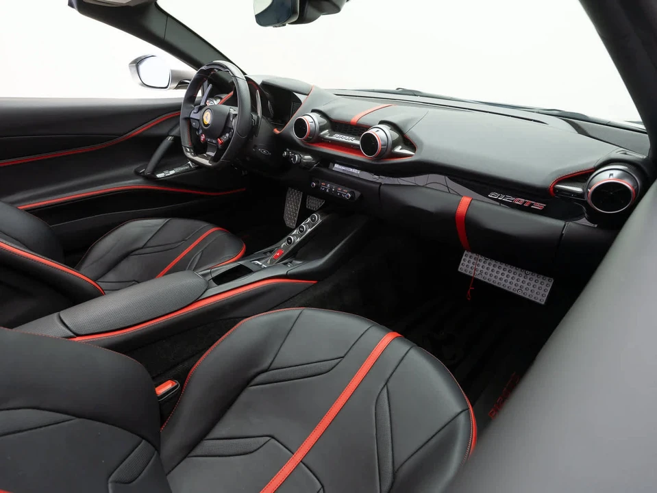 2022 Ferrari 812 GTS - Image 13 of 31