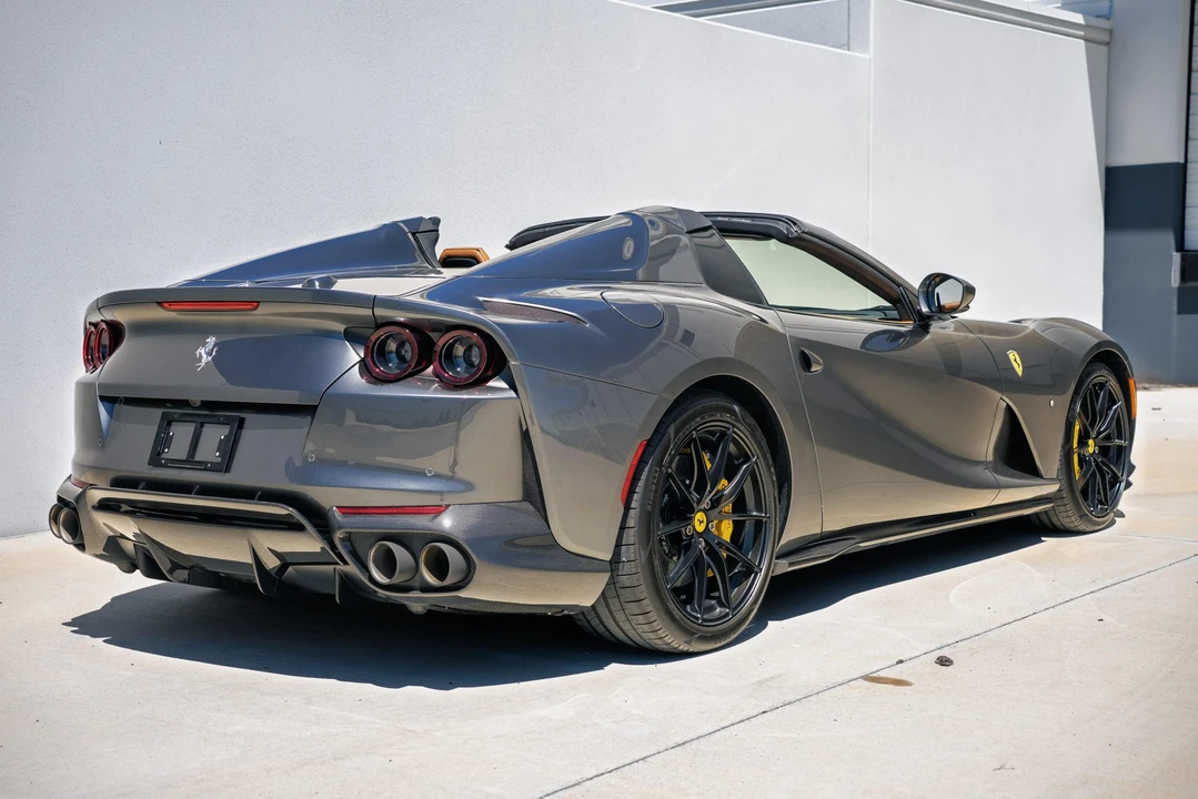 2022 Ferrari 812 GTS - Image 24 of 31
