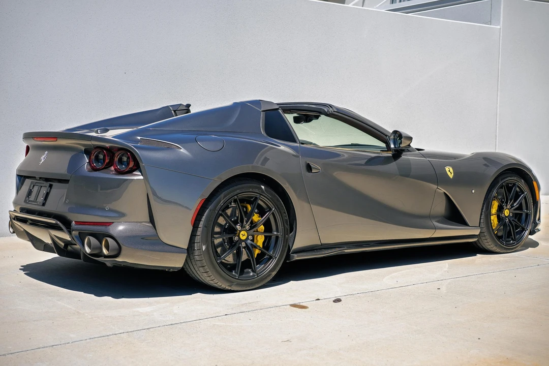2022 Ferrari 812 GTS - Image 23 of 31